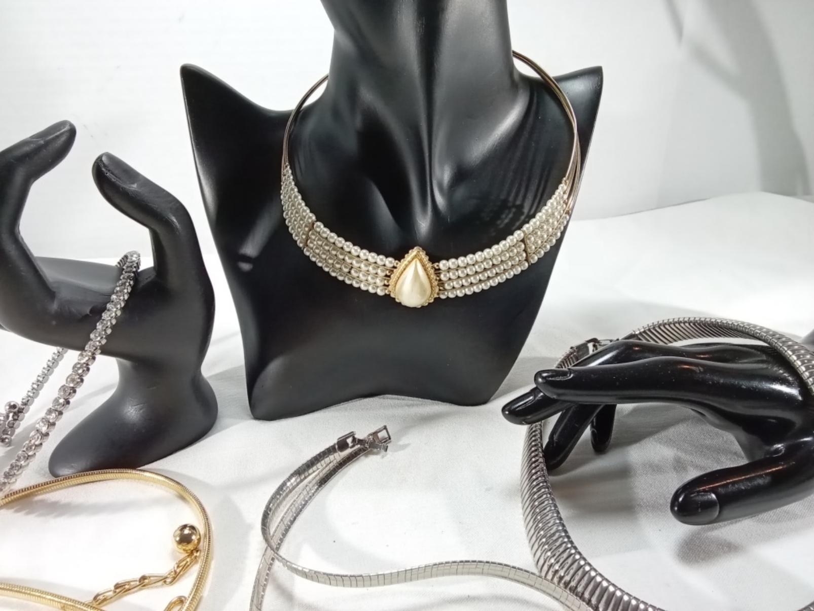 Costume Jewelry Lot, 7 Necklaces