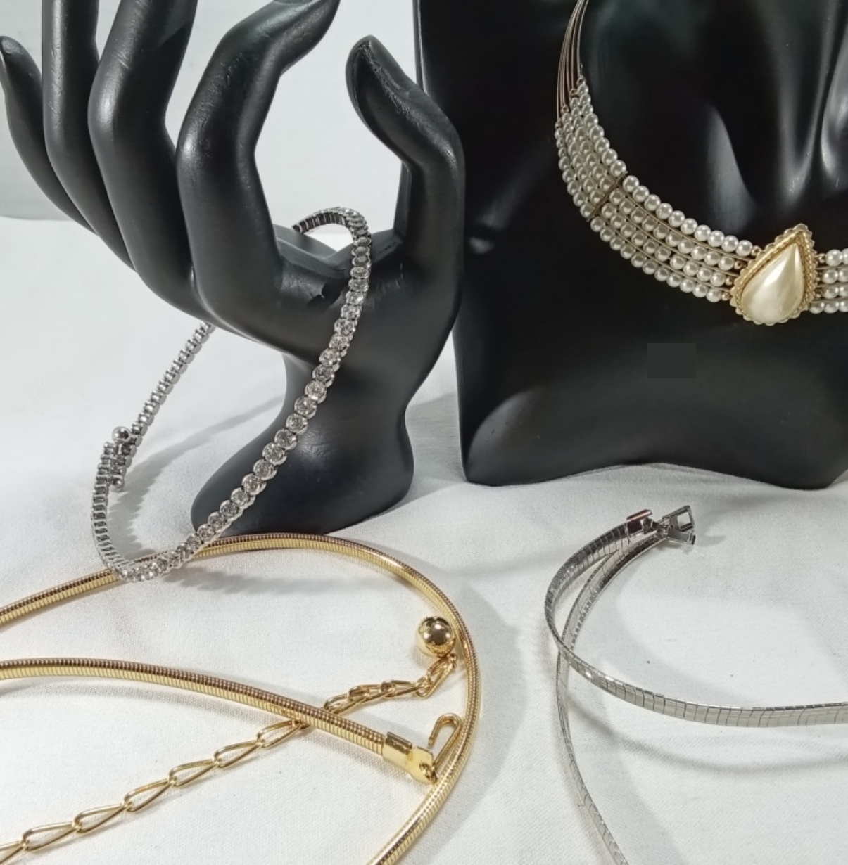 Costume Jewelry Lot, 7 Necklaces