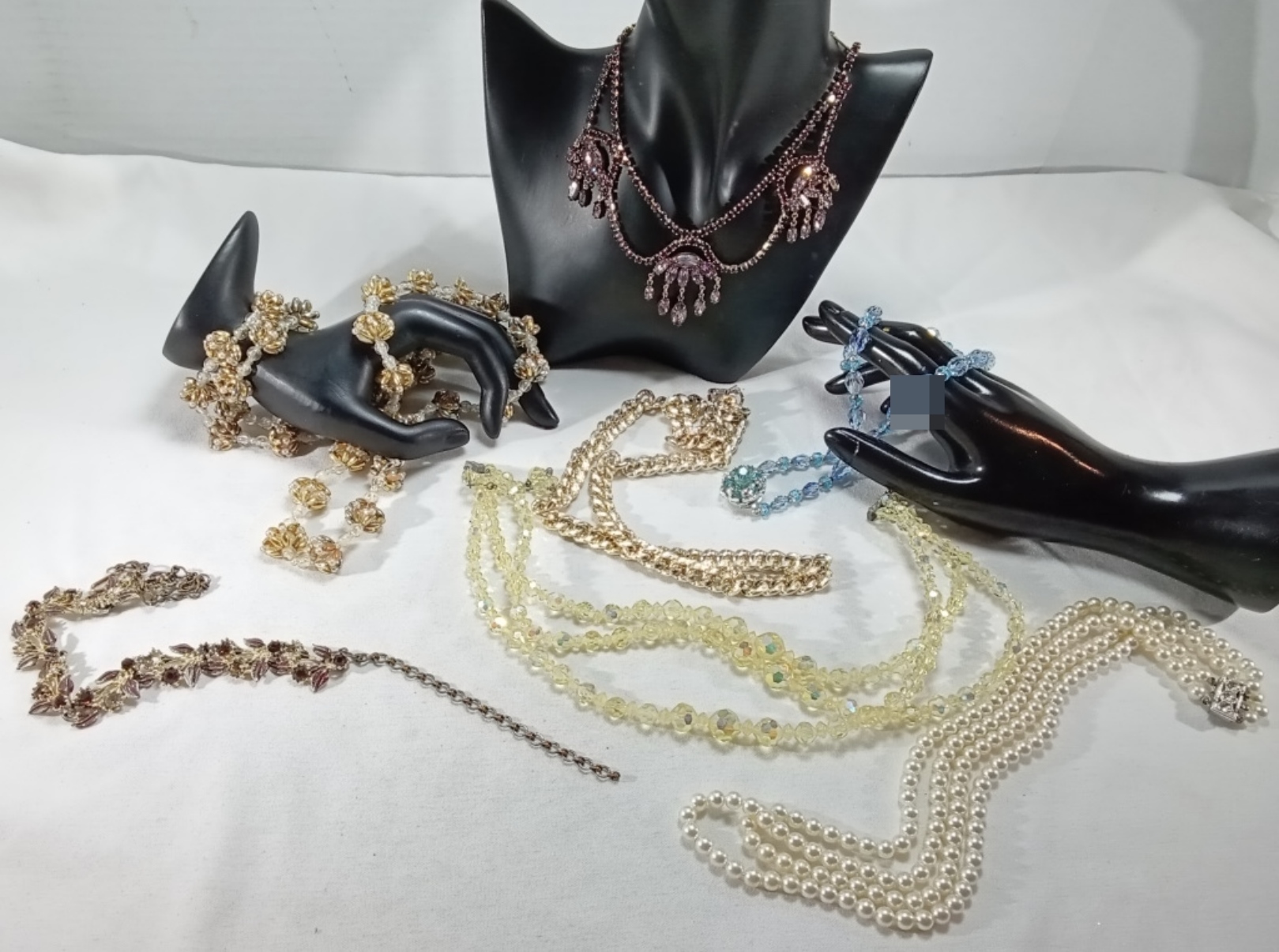 Vintage Costume Jewelry Lot, 7 Necklaces