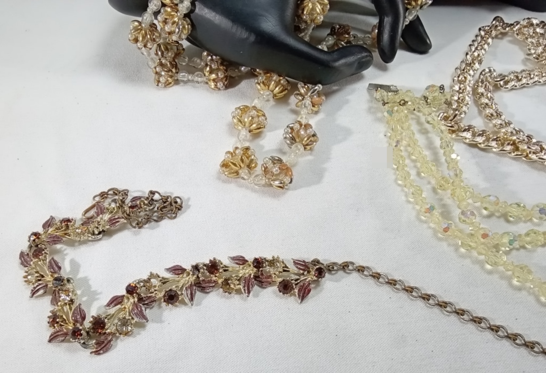 Vintage Costume Jewelry Lot, 7 Necklaces