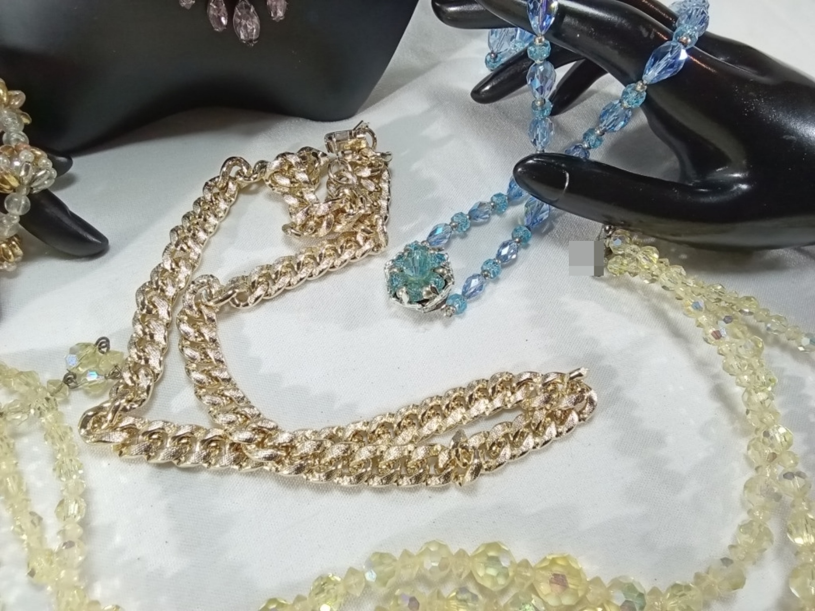 Vintage Costume Jewelry Lot, 7 Necklaces