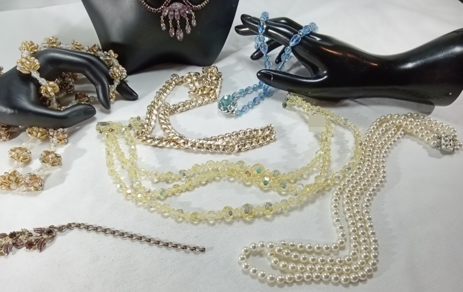 Vintage Costume Jewelry Lot, 7 Necklaces