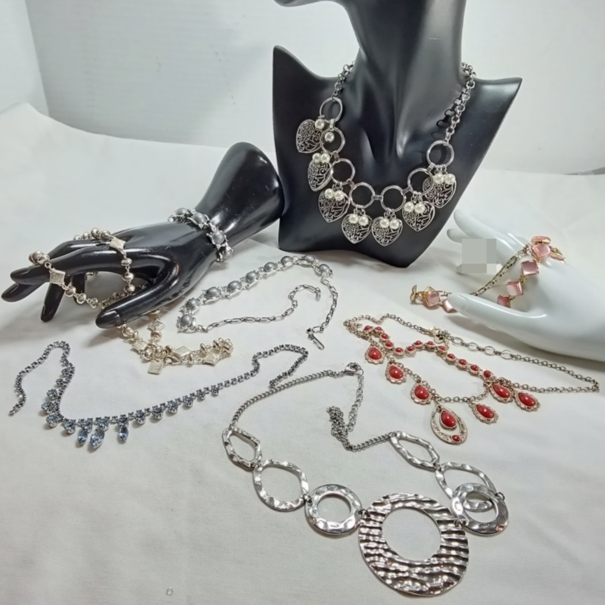 Mixed Costume Jewelry Lot, 8 Pieces Silver & Gold
