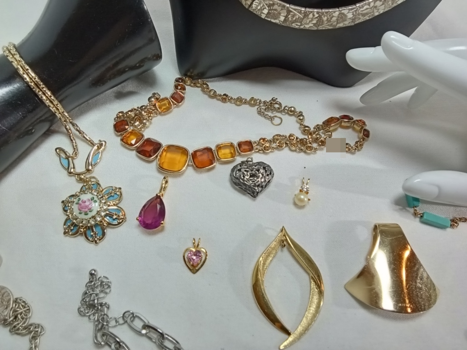 Costume Jewelry Lot, 13 Pieces Mixed Metals