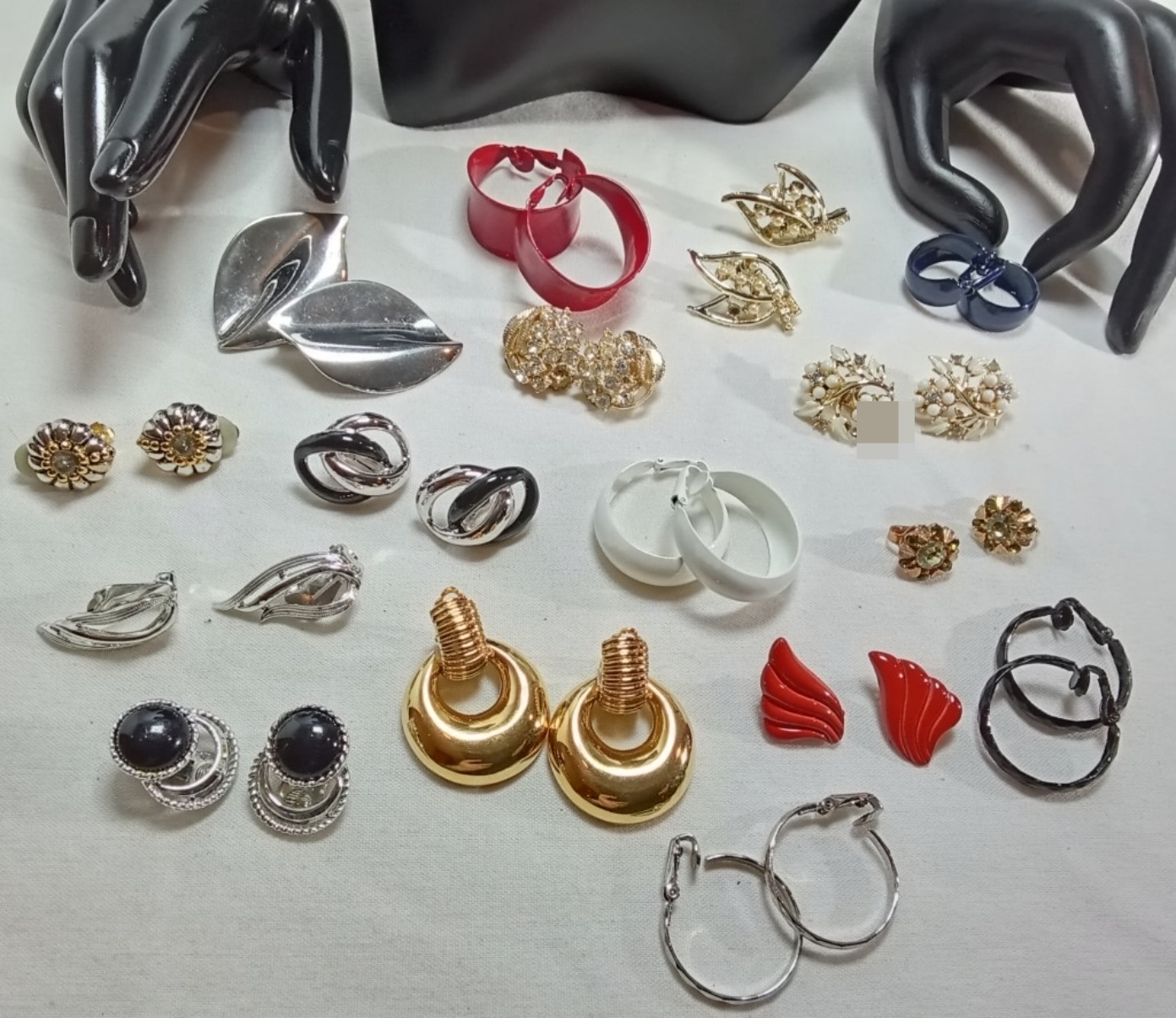 Vintage Costume Jewelry Lot, 16 Pieces Mixed