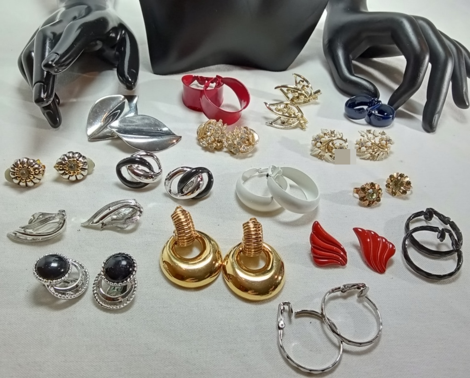 Vintage Costume Jewelry Lot, 16 Pieces Mixed