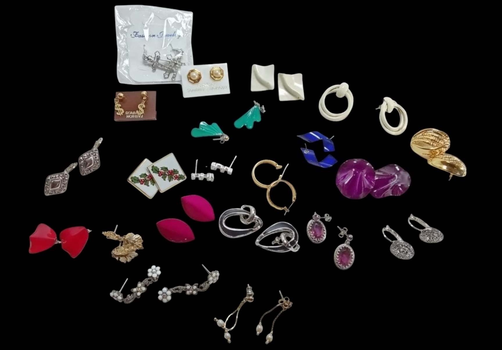 Costume Jewelry Lot, 21 Pieces Mixed Earrings