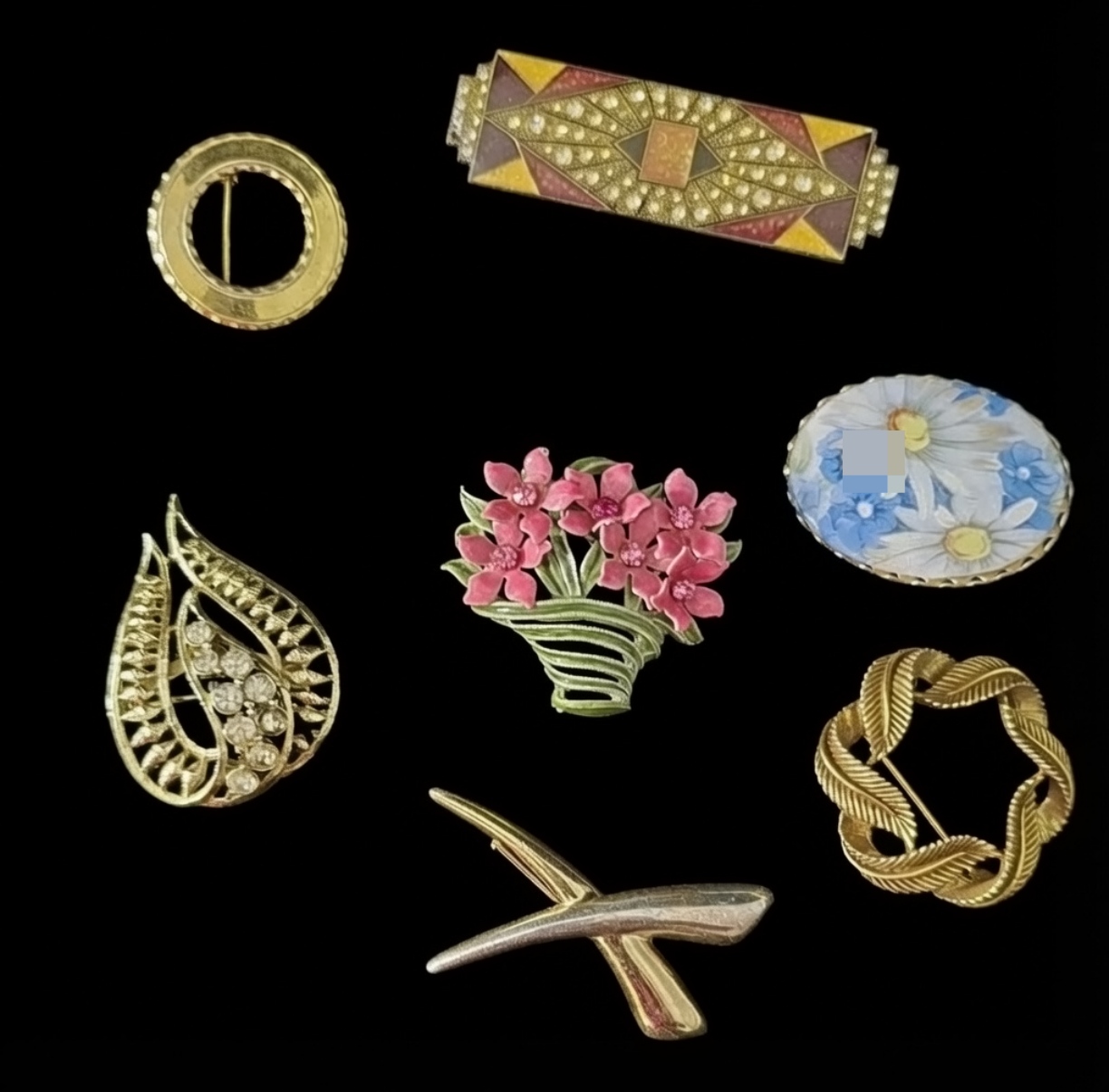7 Mixed Brooches