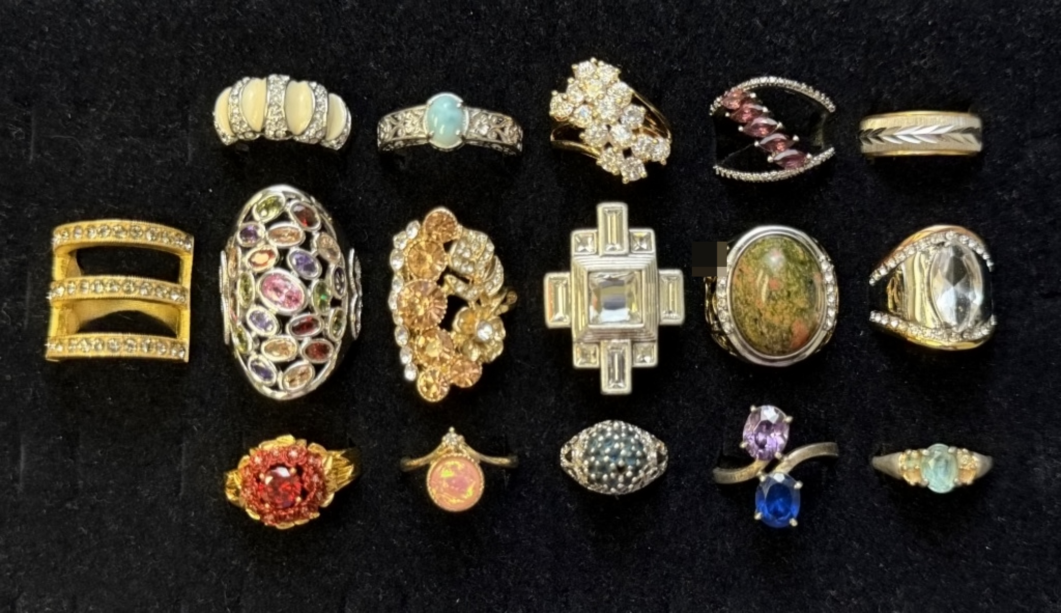 16 Various Vintage Rings