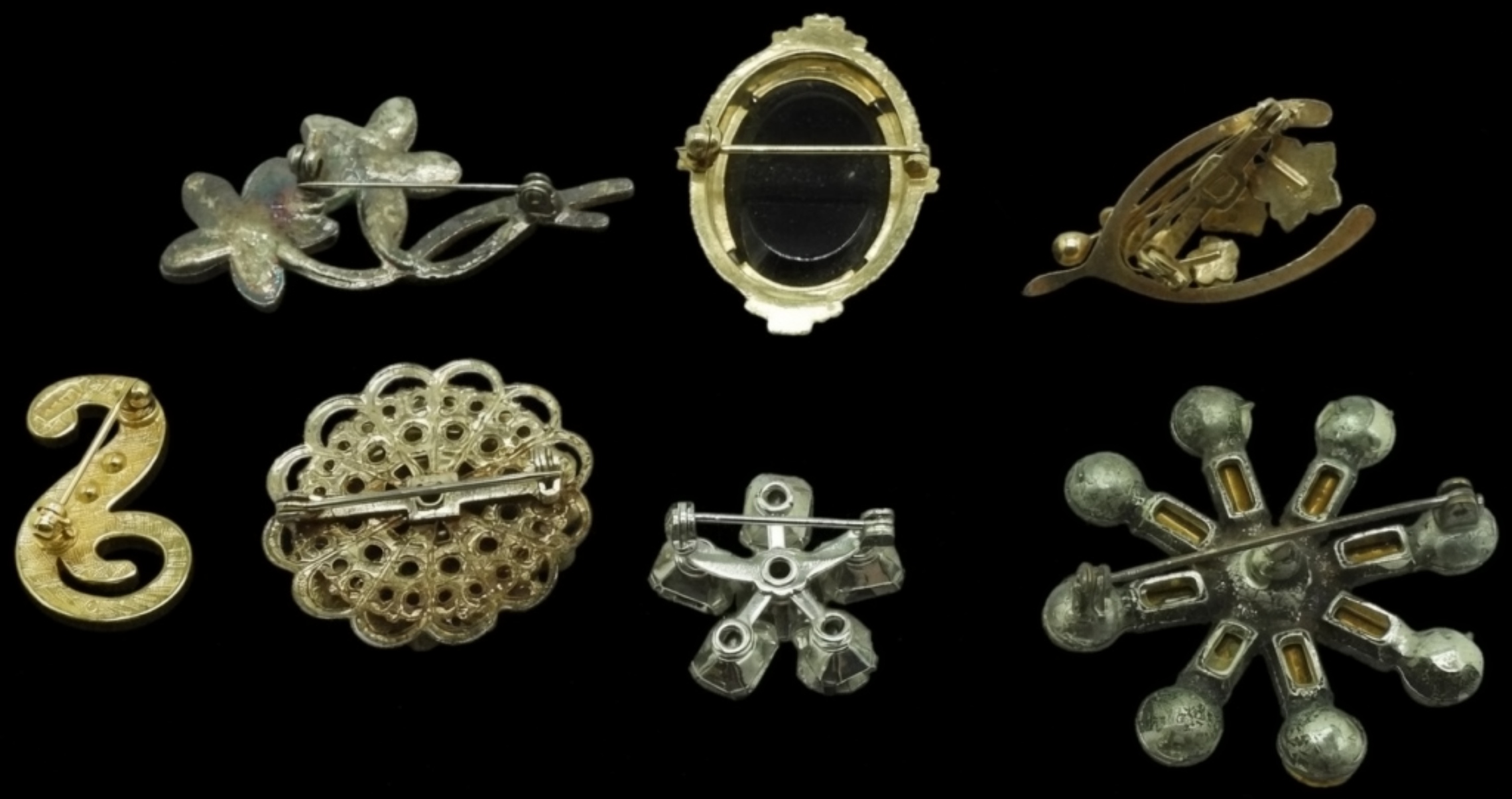 7 Small Vintage Brooches