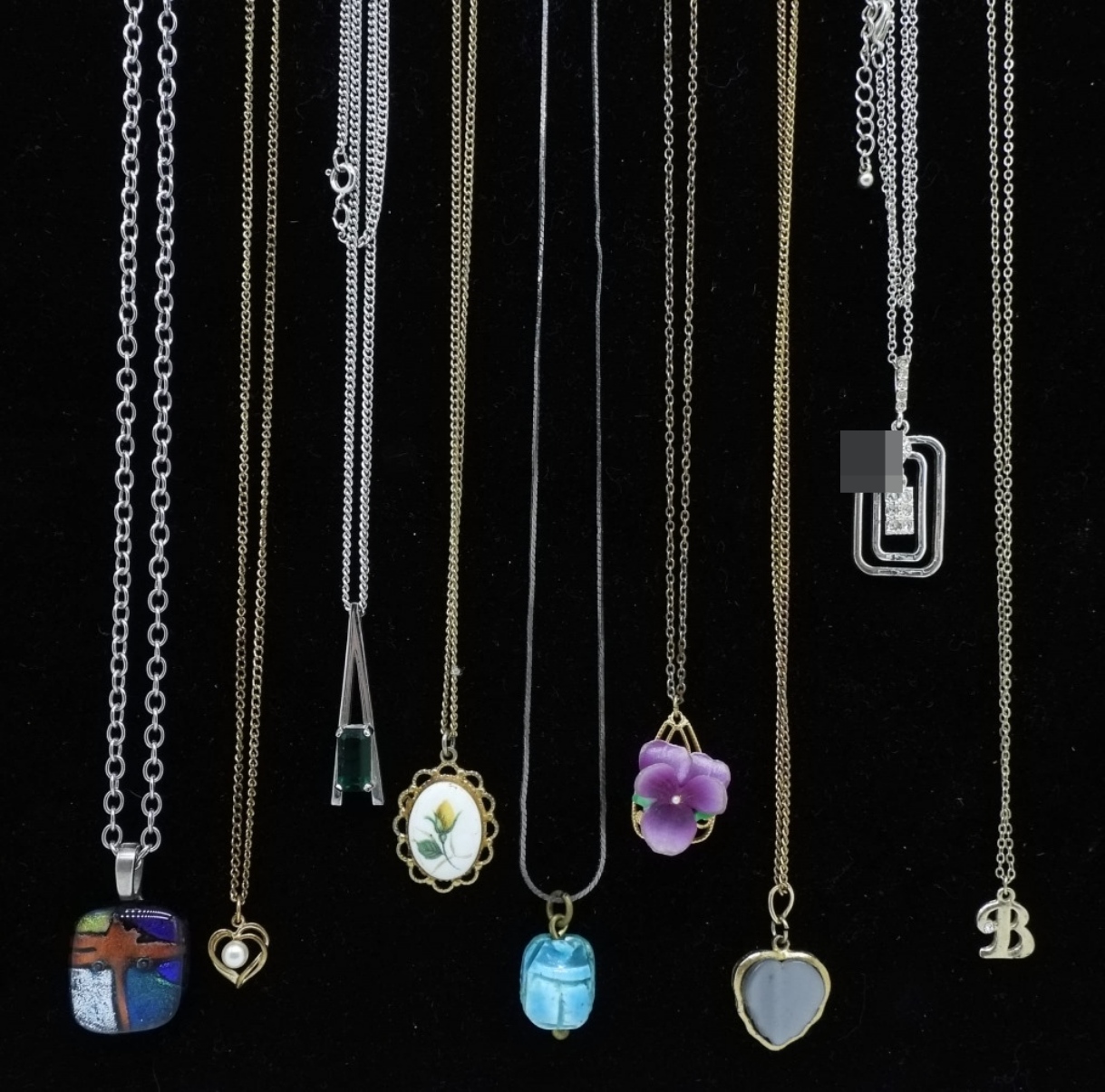 9 Pendant Necklaces