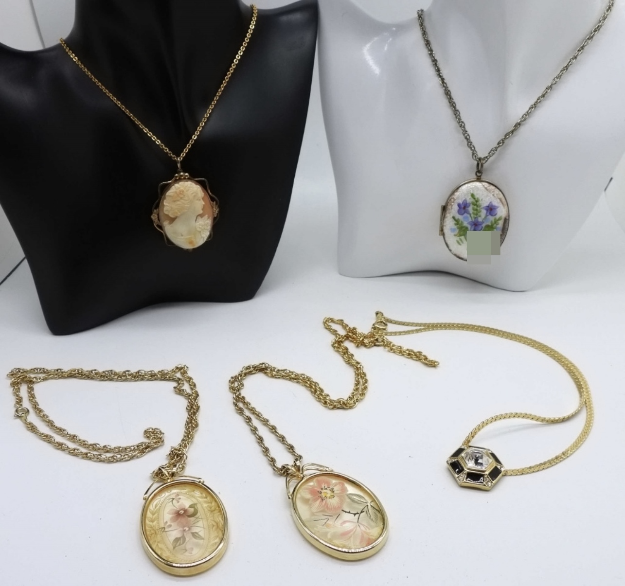 Vintage-style Gold-tone Pendant Necklaces