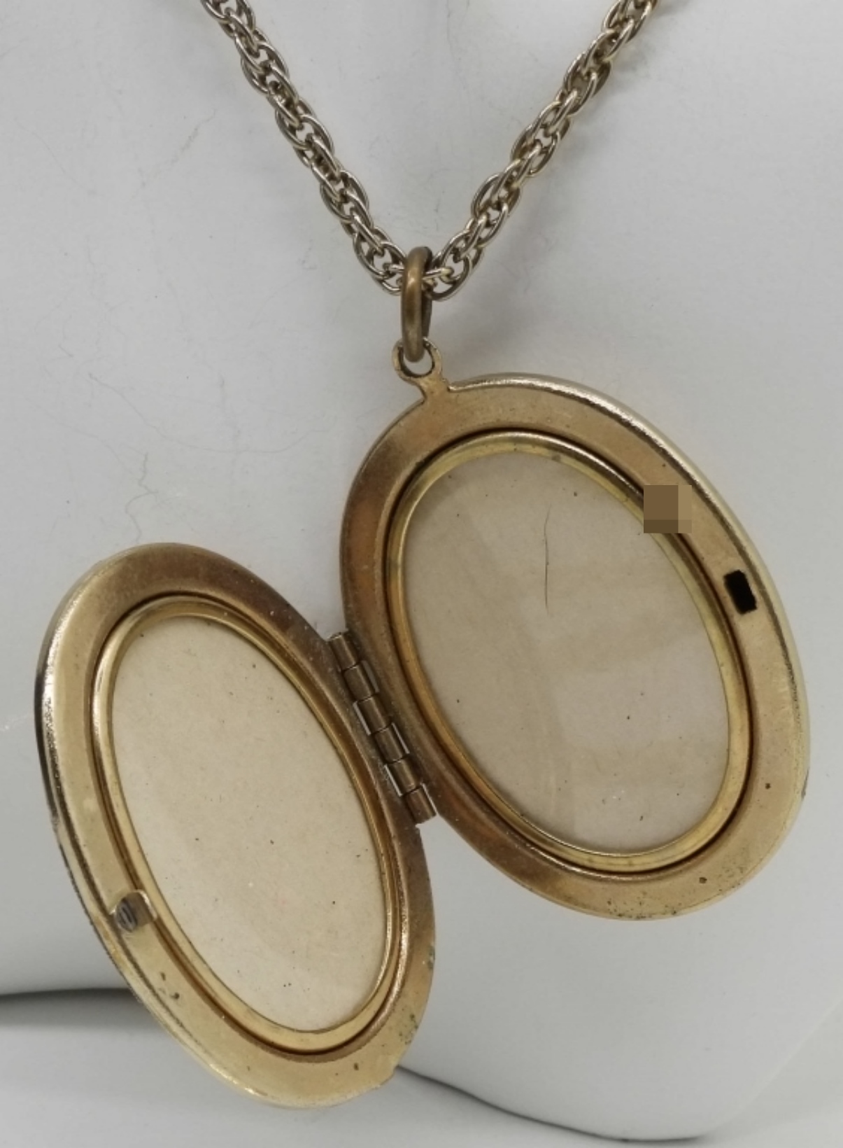 Vintage-style Gold-tone Pendant Necklaces