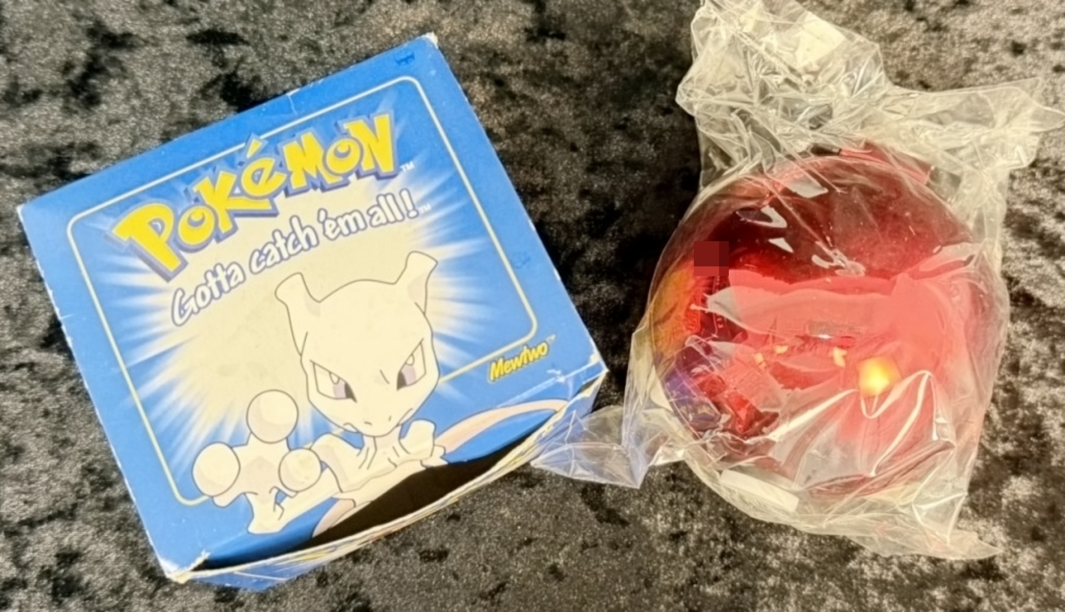 Pokemon Mewtwo 23K Gold-Plated Trading Card