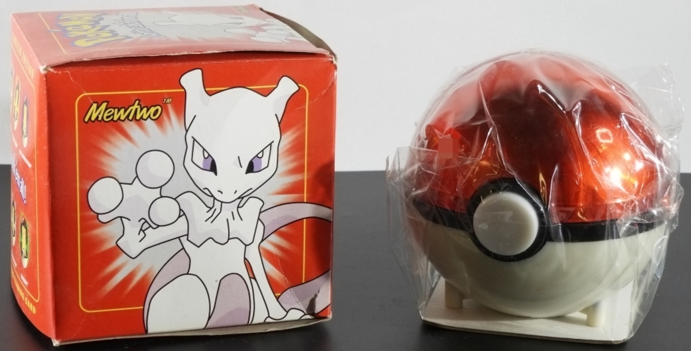 1999 Burger King Nintendo Mewtwo Pokeball Toy