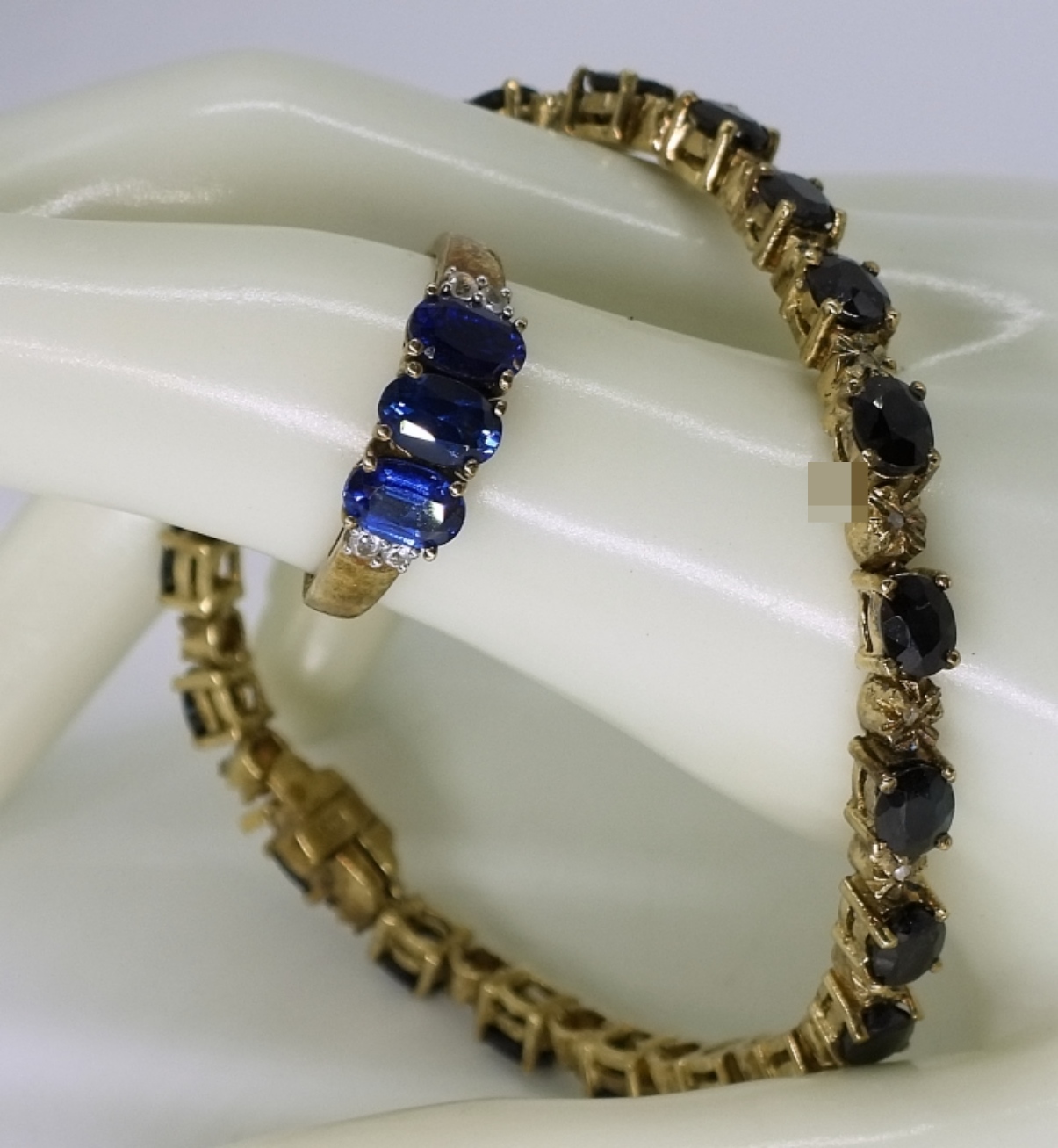 6 Simulated Sapphire & Diamond Pieces