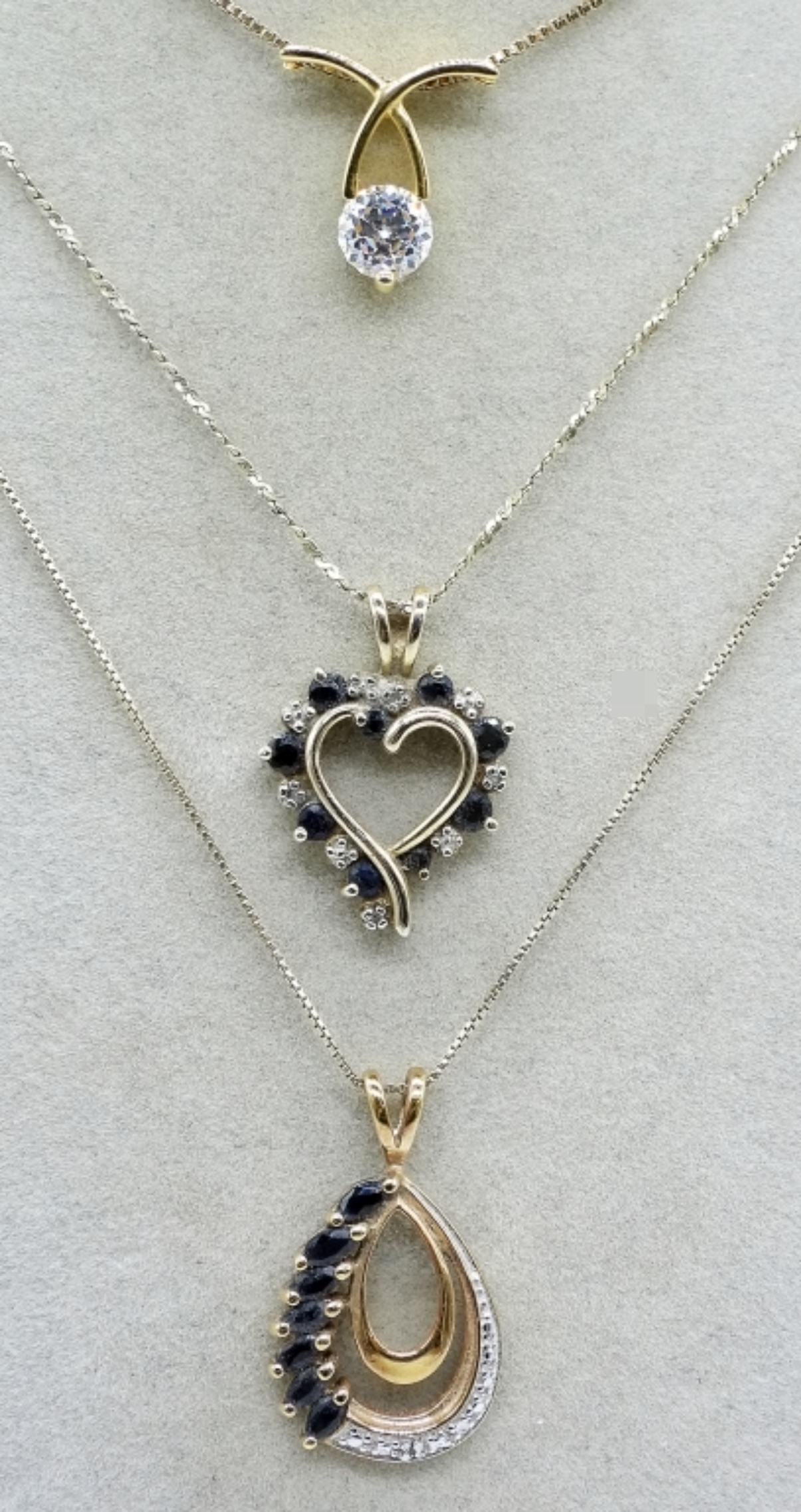 6 Simulated Sapphire & Diamond Pieces
