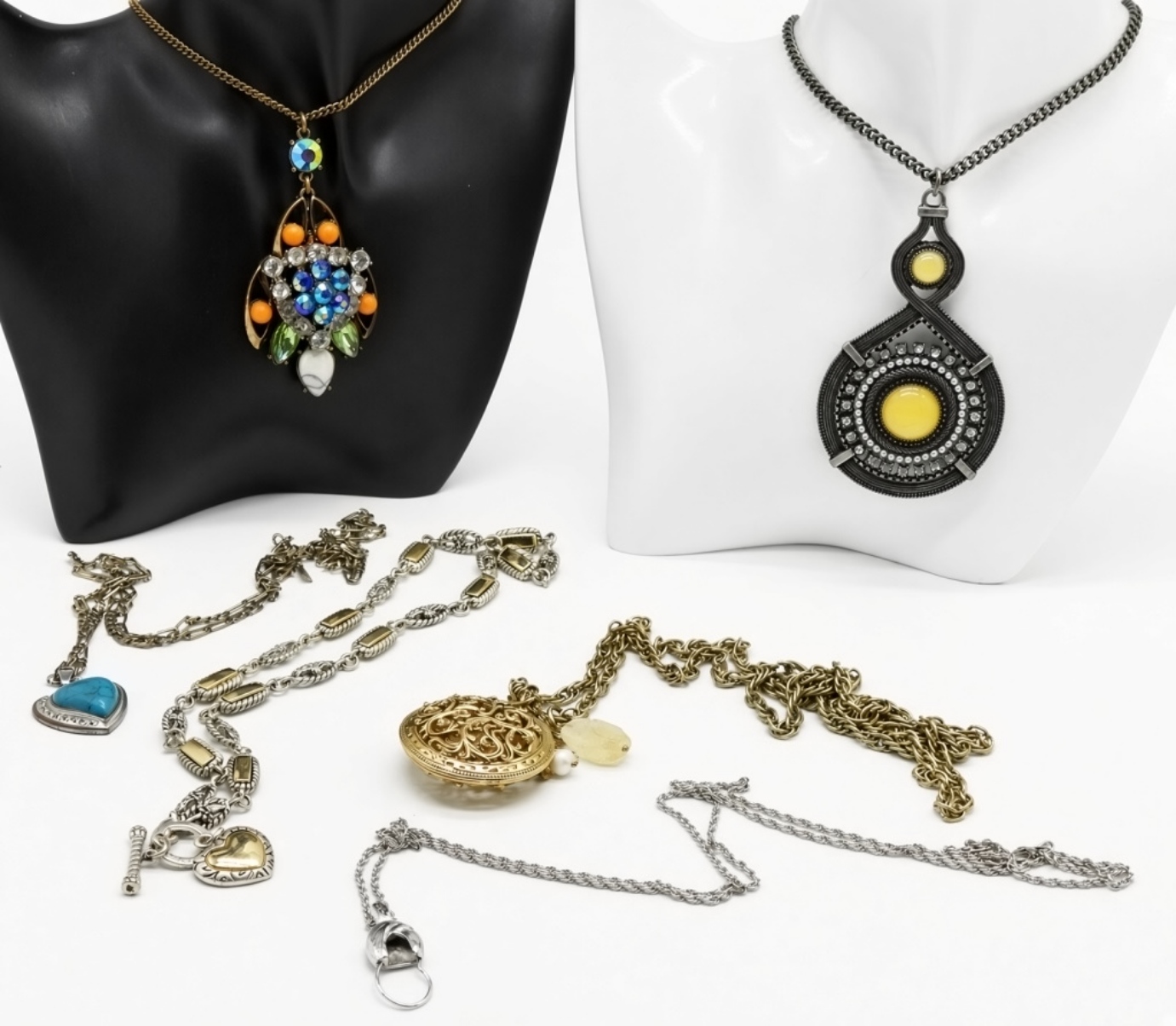 Retro Statement Pendants & Lockets