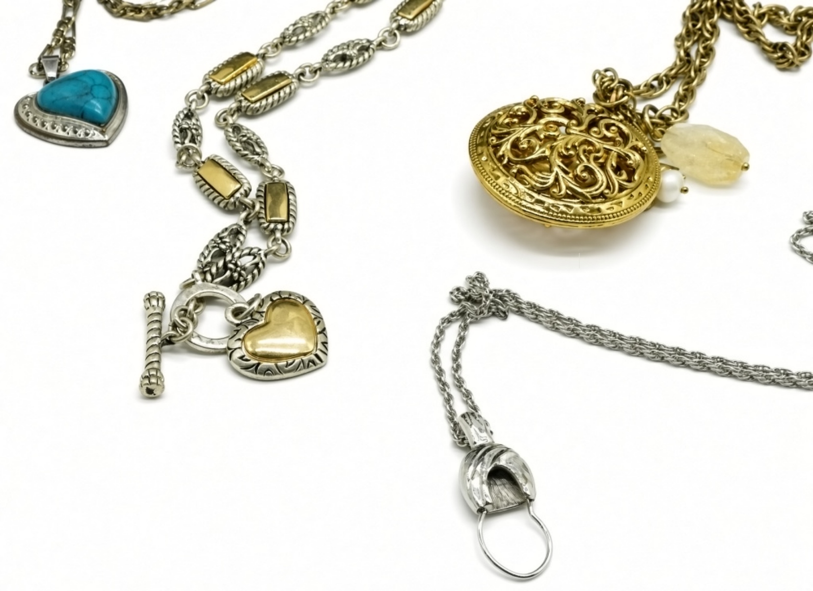 Retro Statement Pendants & Lockets