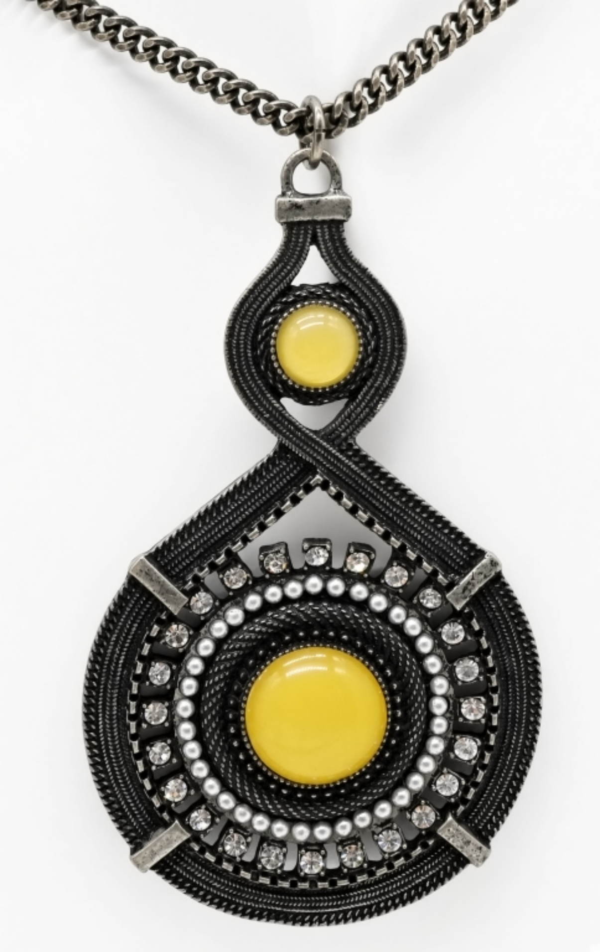 Retro Statement Pendants & Lockets