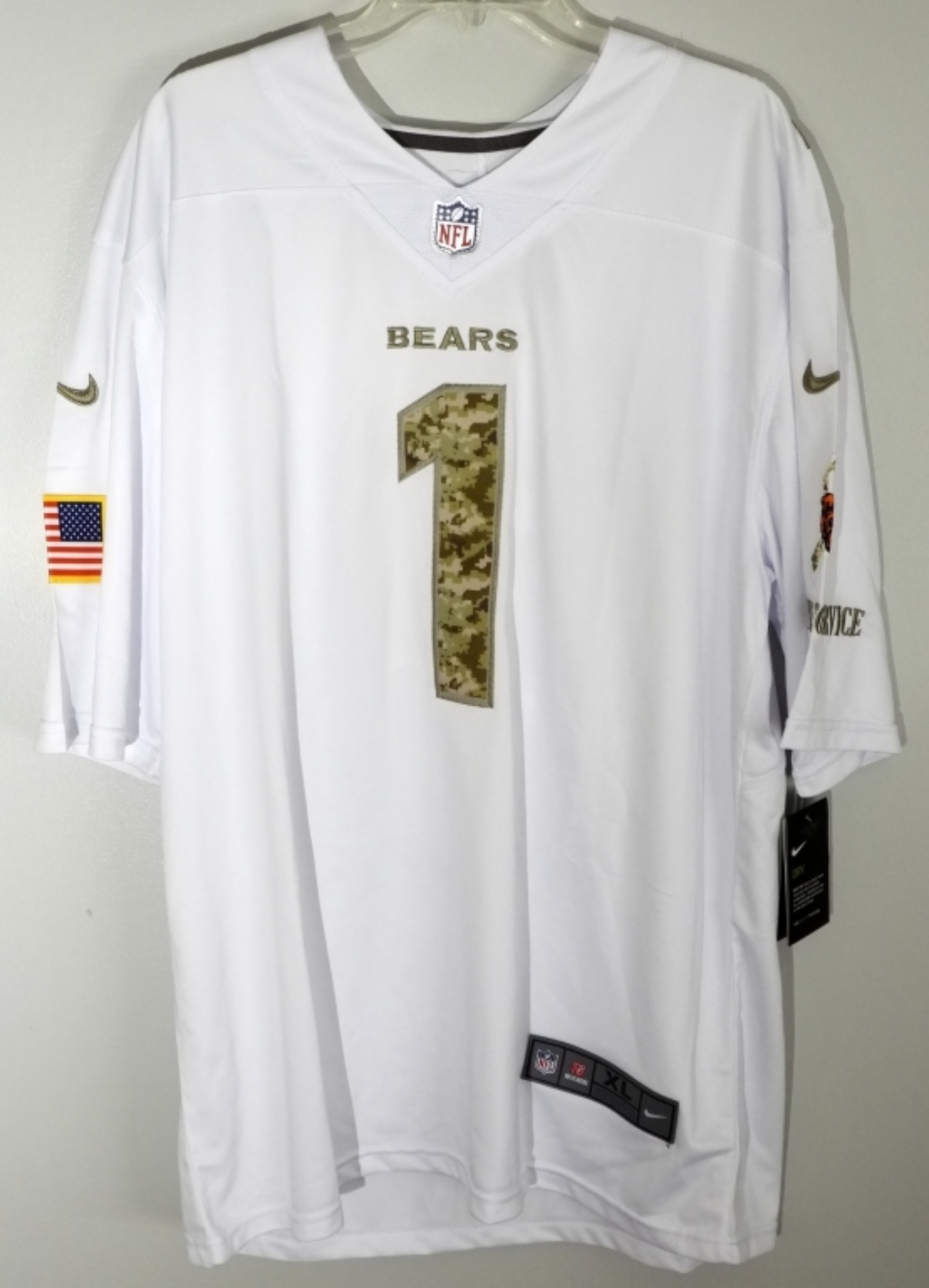 Justin Fields Autograph #1 Bears Jersey Beckett