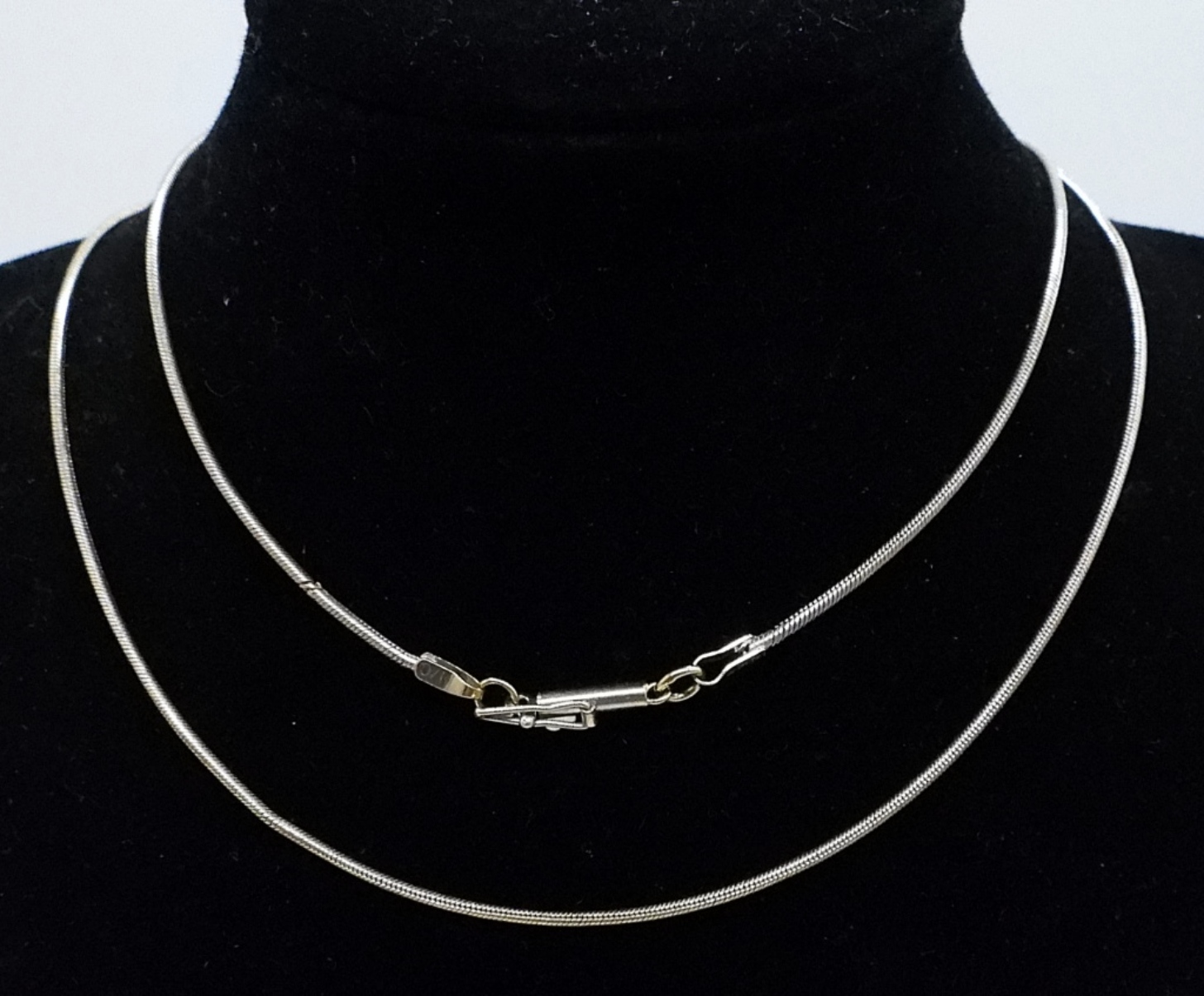 14K White Gold Snake Chain Necklace 21"