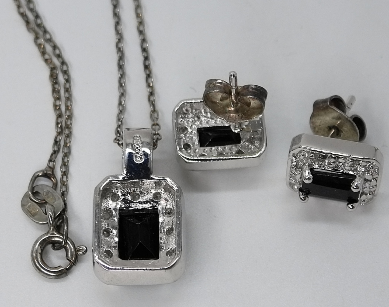 Sterling Black Stone Pendant Necklace & Earring