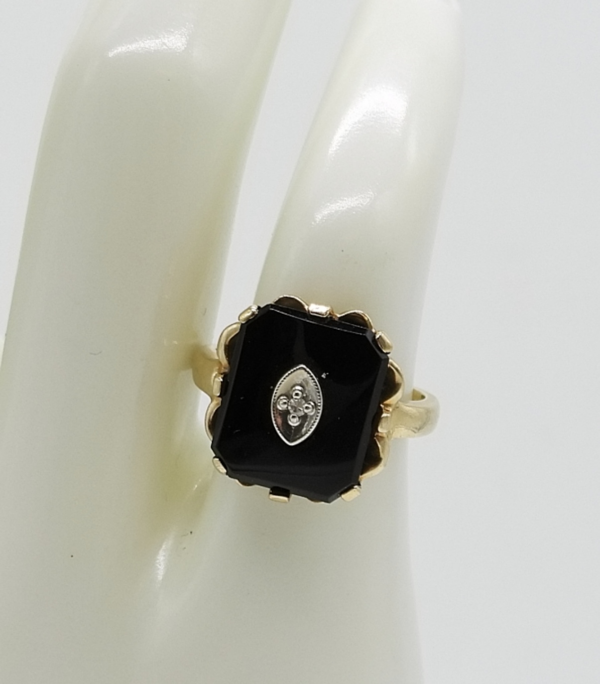 10K Gold Black Onyx Ring, Size 4