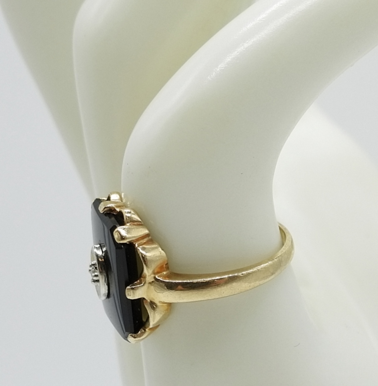 10K Gold Black Onyx Ring, Size 4