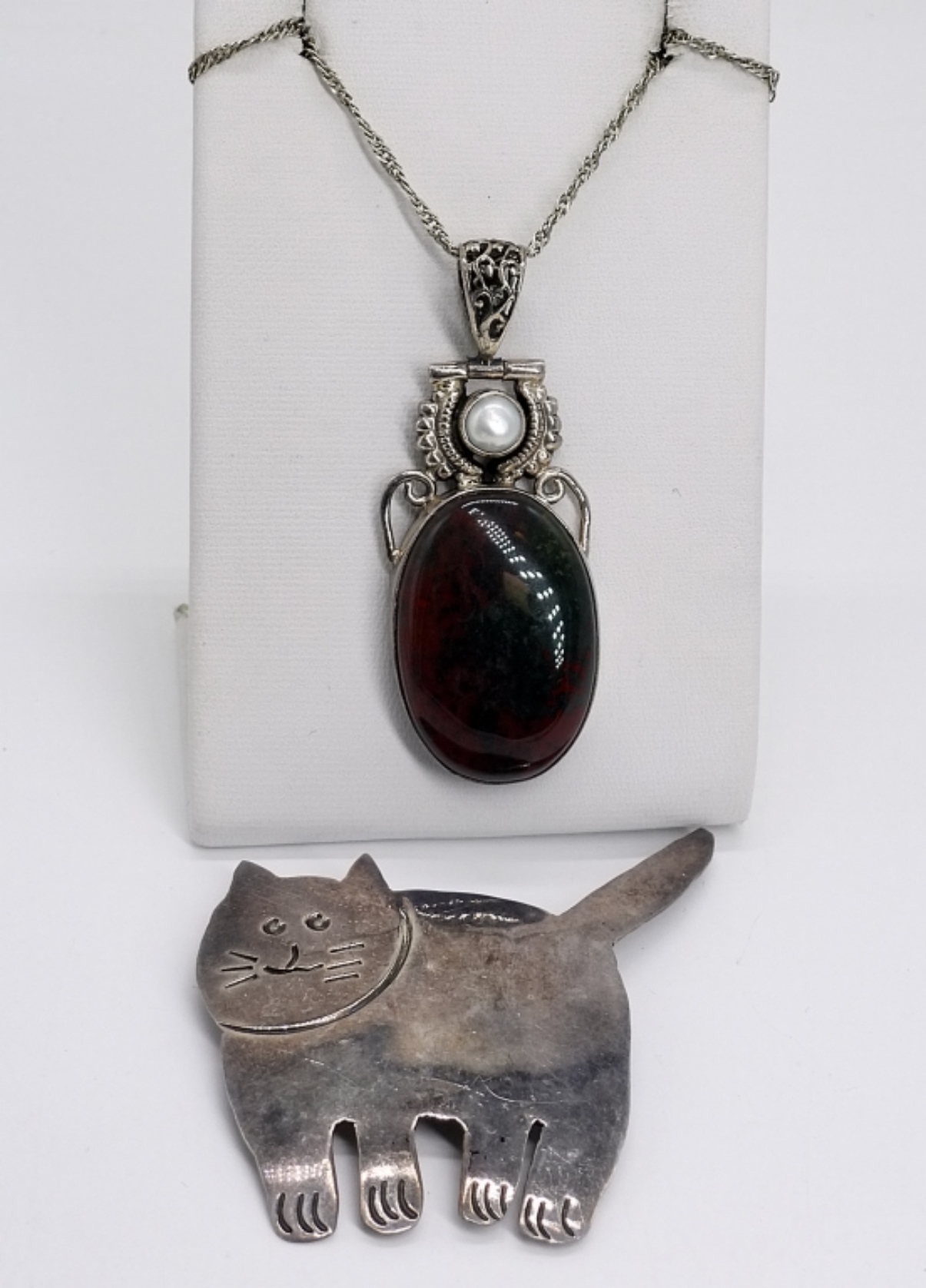 Sterling Bloodstone Pendant & Cat Brooch Lot