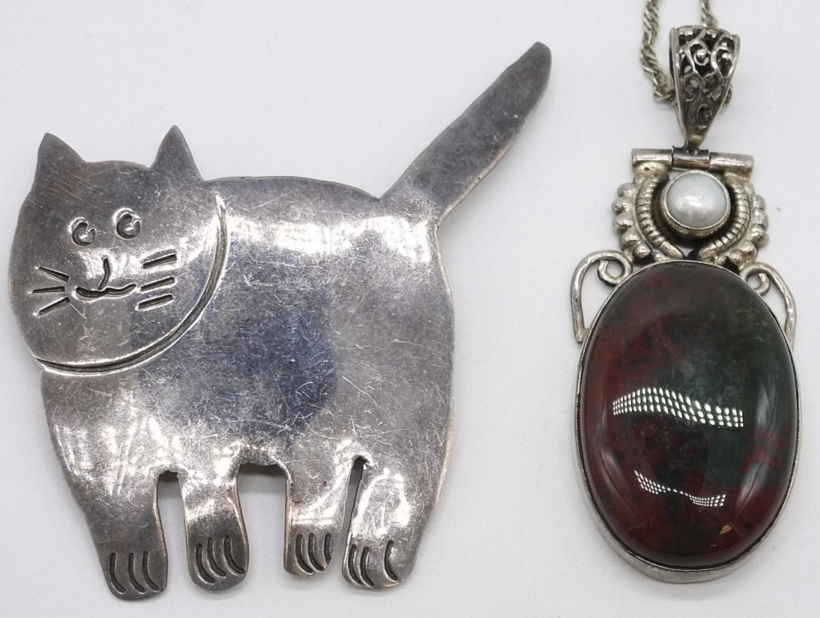 Sterling Bloodstone Pendant & Cat Brooch Lot
