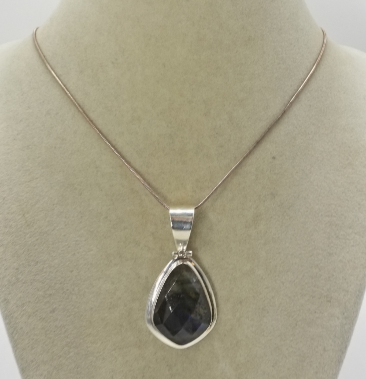 Faceted Labradorite Pendant - 925