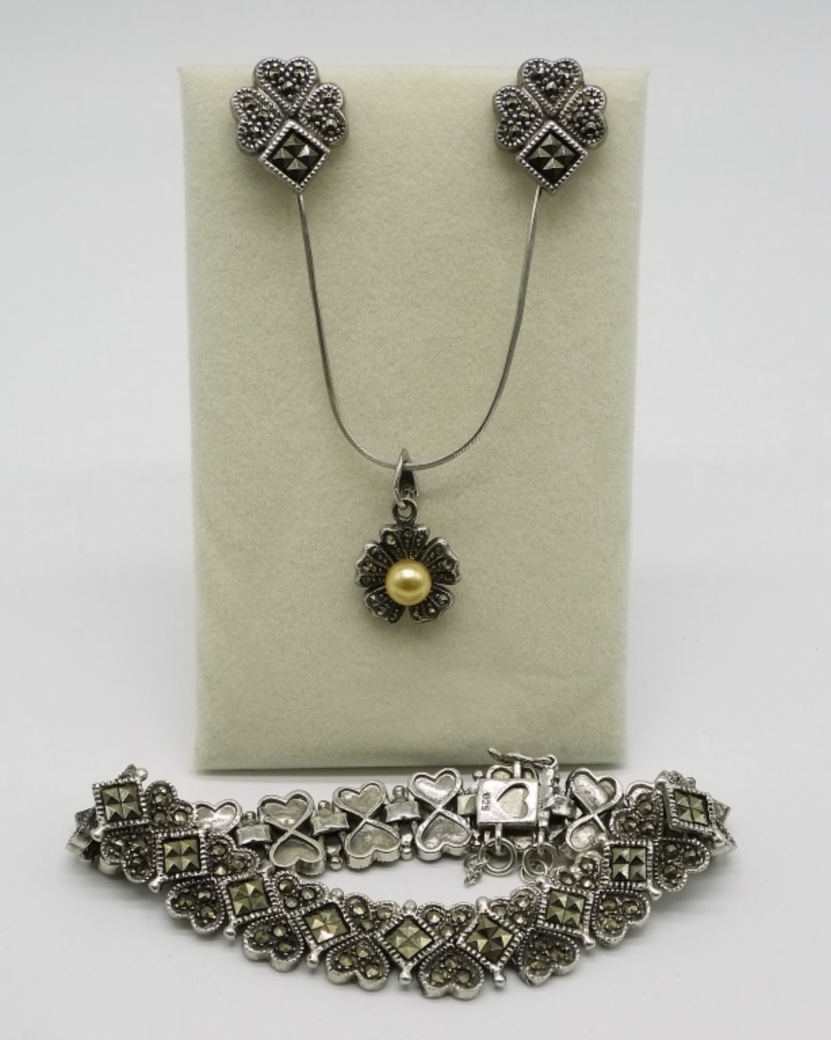 Beautiful 925 Marcasite & Pearl Set