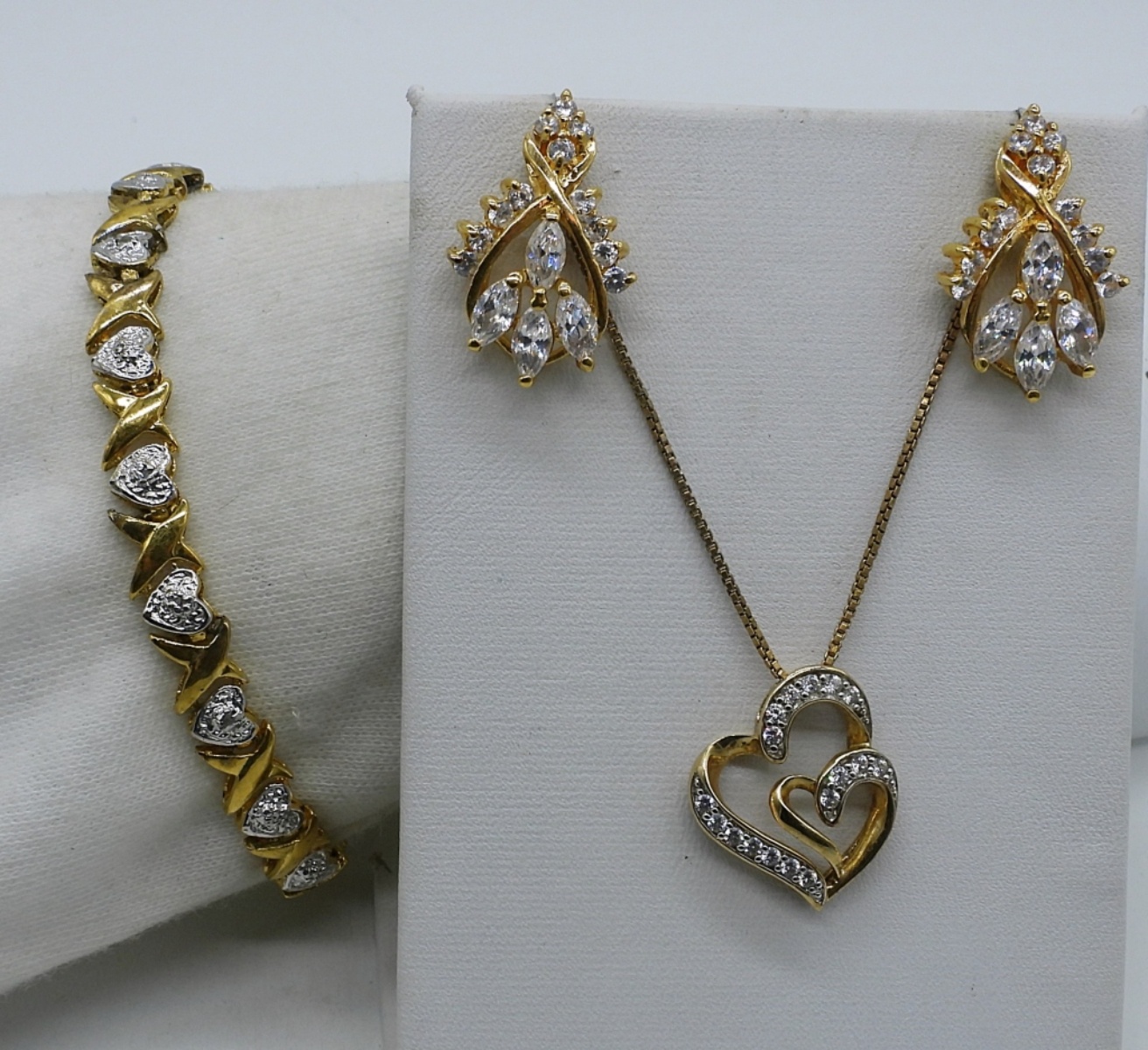 Gold Tone 925 Heart Necklace & Bracelet