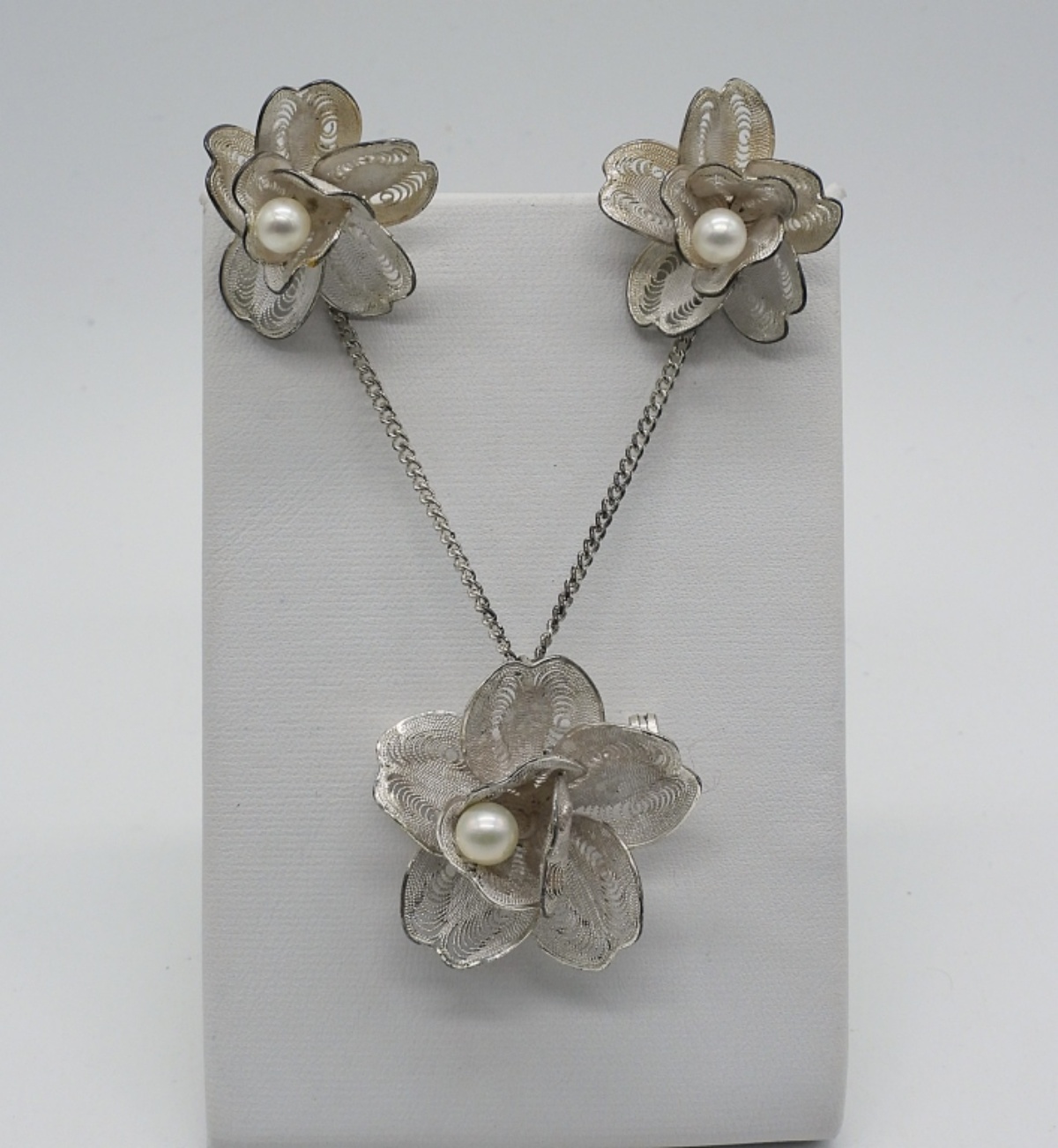 Filigree Silver Pearl Pendant & Earrings