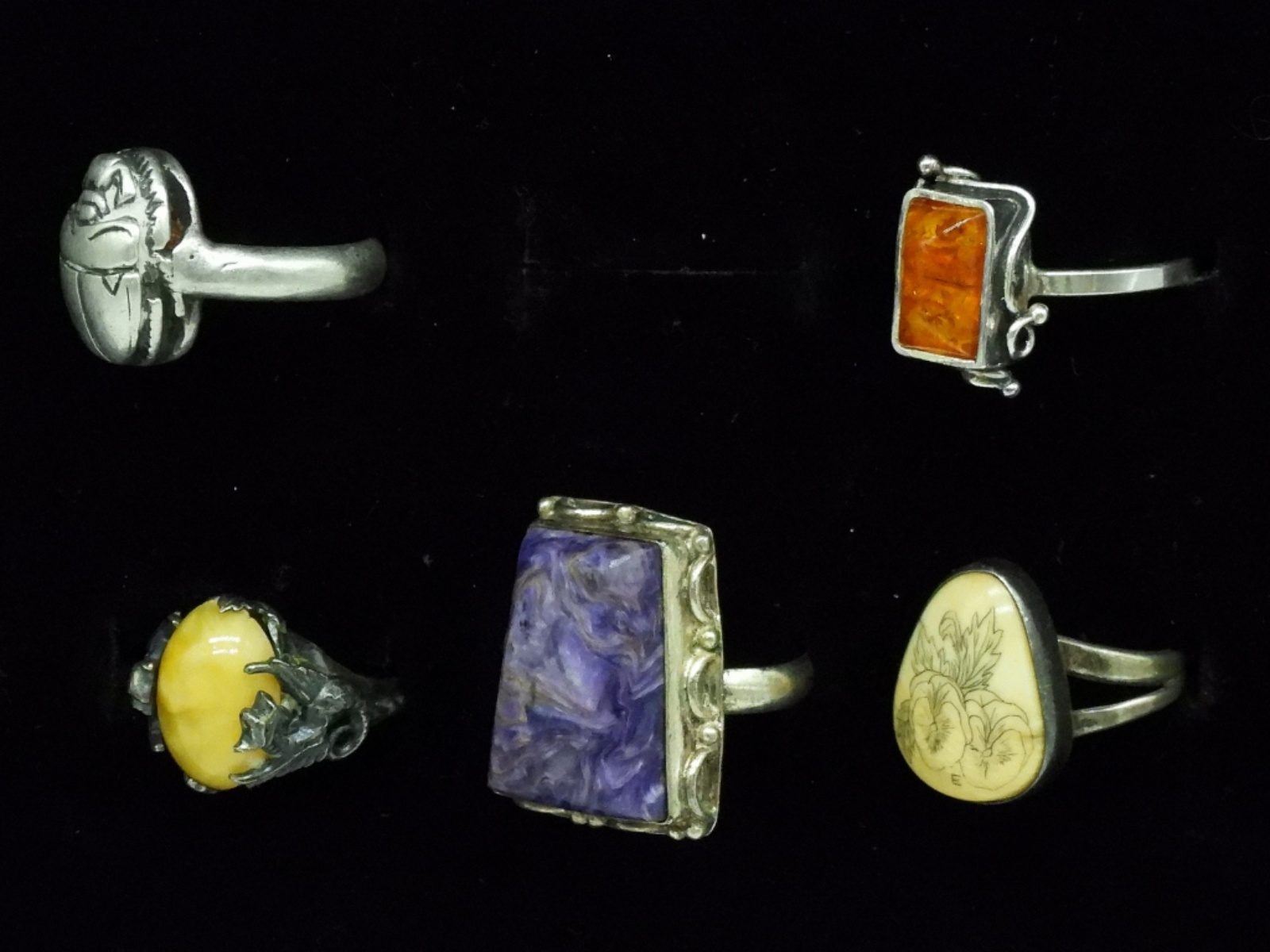 Five Vintage 925 Rings with Gemstones