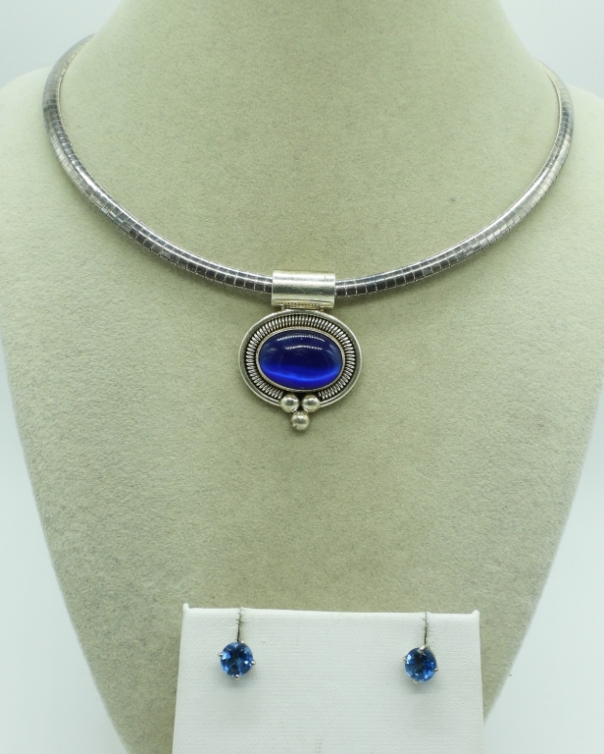 ATI Mexico 925 Blue Cats Eye Necklace