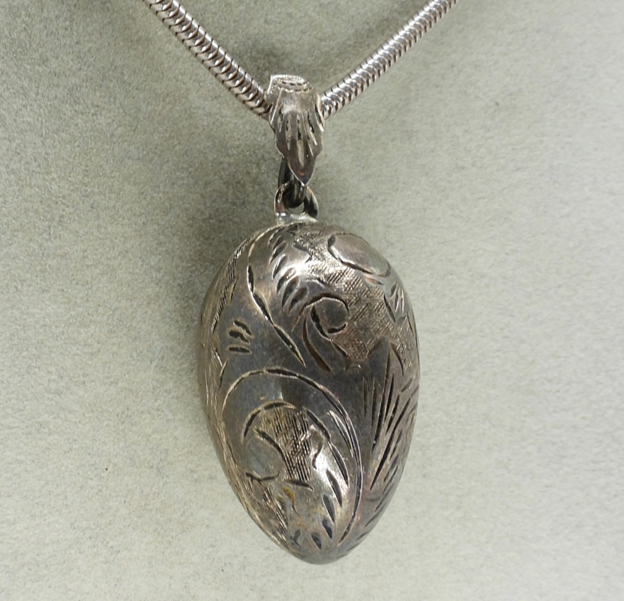 Vintage 925 Egg Shaped Necklace