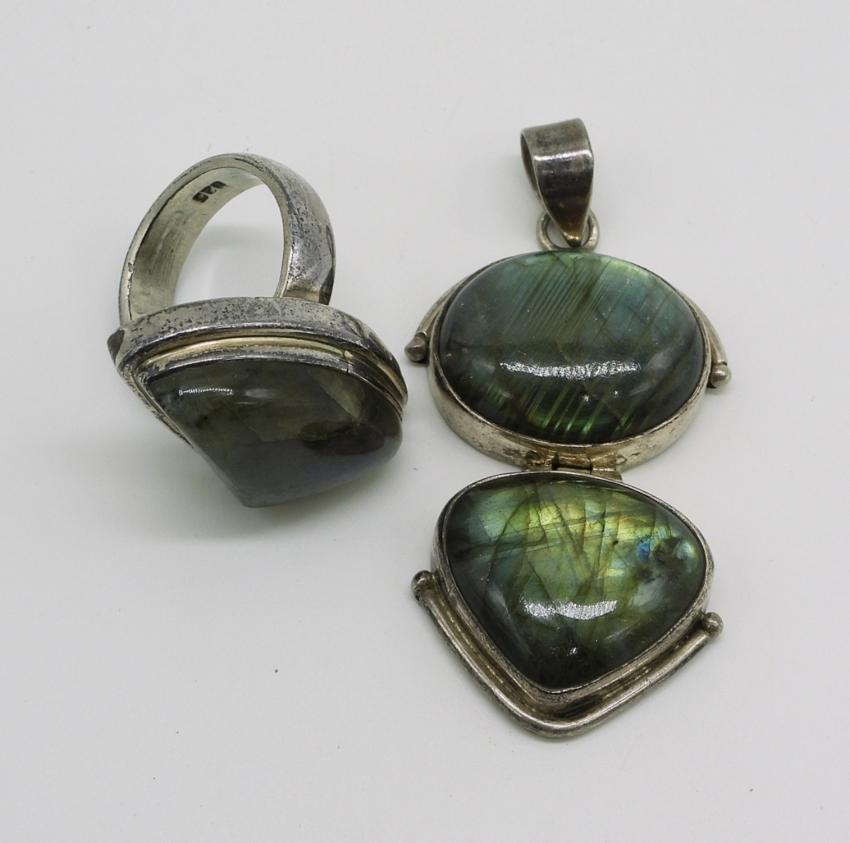 Large Labradorite Gemstone Ring & Pendant