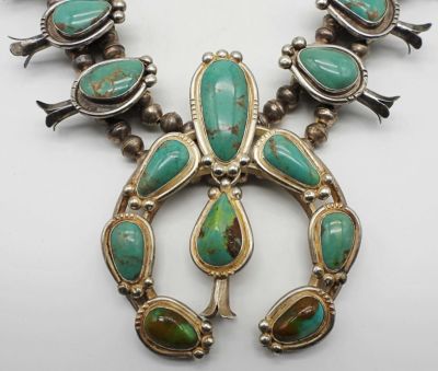 NATIVE AMERICAN LARGE SQUASH BLOSSOM NECKLACE. 220DWT, 30IN LENGTH, STERLING BEADS WITH SQUASH 