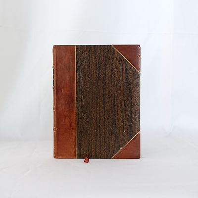 Livro "Hist&oacute;ria da Cultura Medieval", FLUP 1965-66. Encaderna&ccedil;&atilde;o em couro a mimicar madeira e 