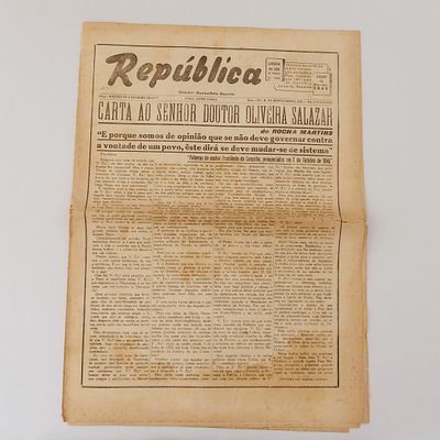 Jornal "A Rep&uacute;blica" de 4 de novembro de 1946 - Carta ao Senhor Doutor Oliveira Salazar. Edi&ccedil;&atilde;o 