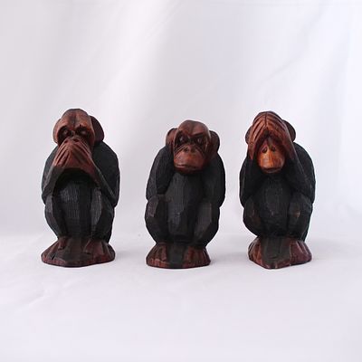 Os tr&ecirc;s macacos s&aacute;bios esculpidos em madeira. A sua origem &eacute; baseada num prov&eacute;rbio japon&ecirc;s: 