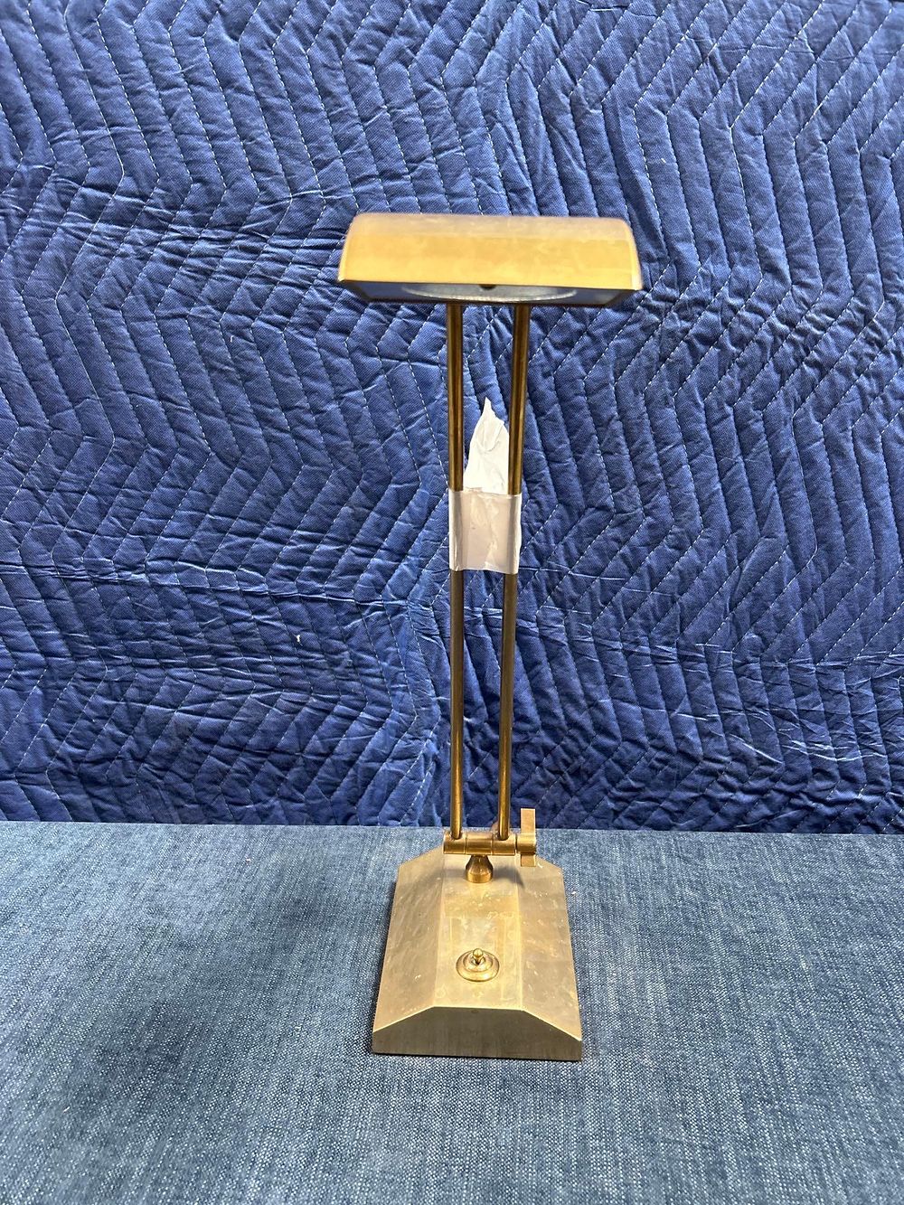 Lot 1013: * Antiqued Brass Bankers Lamp 54cm