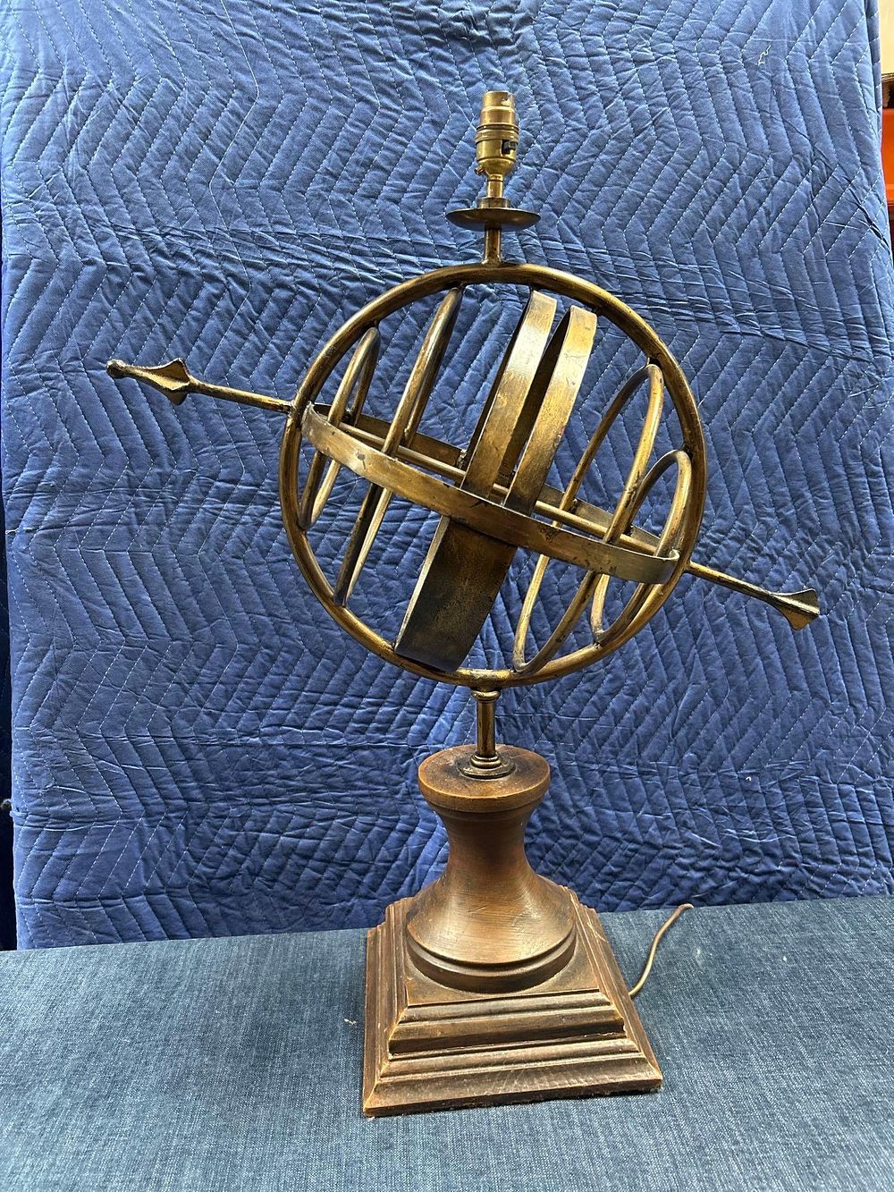 Lot 1036: * Brass Armillary Sphere Celestial Globe Lamp 77cm (RC32432)