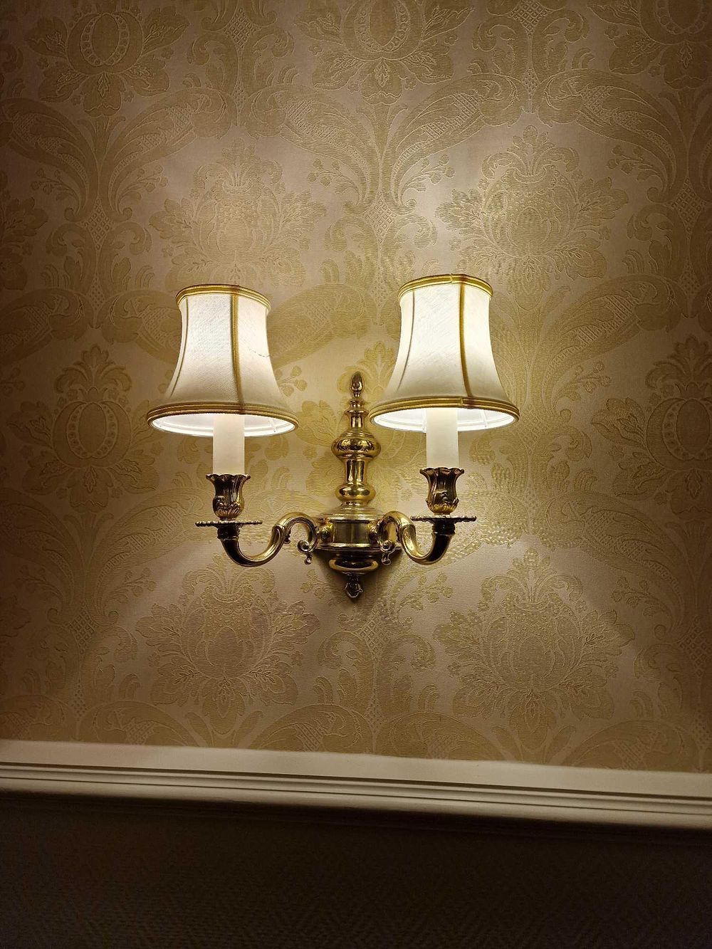 Lot 371: * 2 x Georgian style traditional dual-arm electrical wall sconce