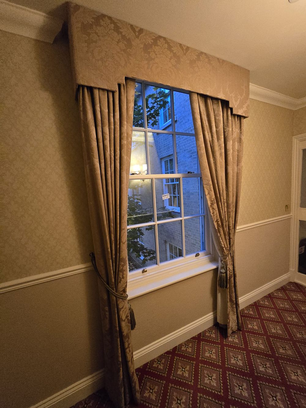 Lot 430: * A pair of fully lined gold embossed pattern drapes spann 120cm x 250cm drop