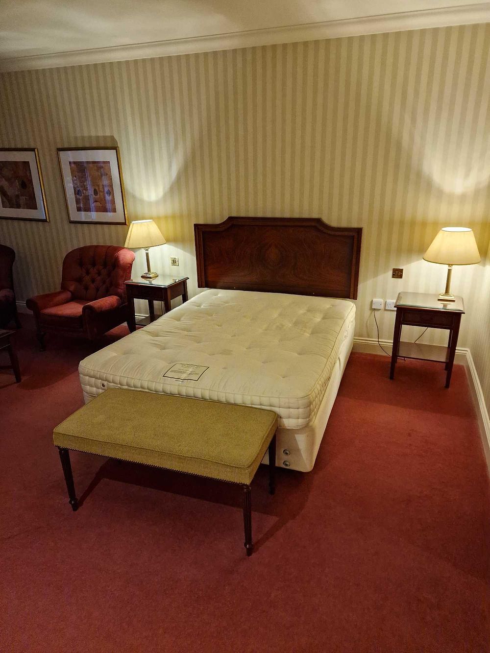 Lot 563: * Room 125 Contents of hotel bedroom freestanding furniture as photographed briefly comprising
