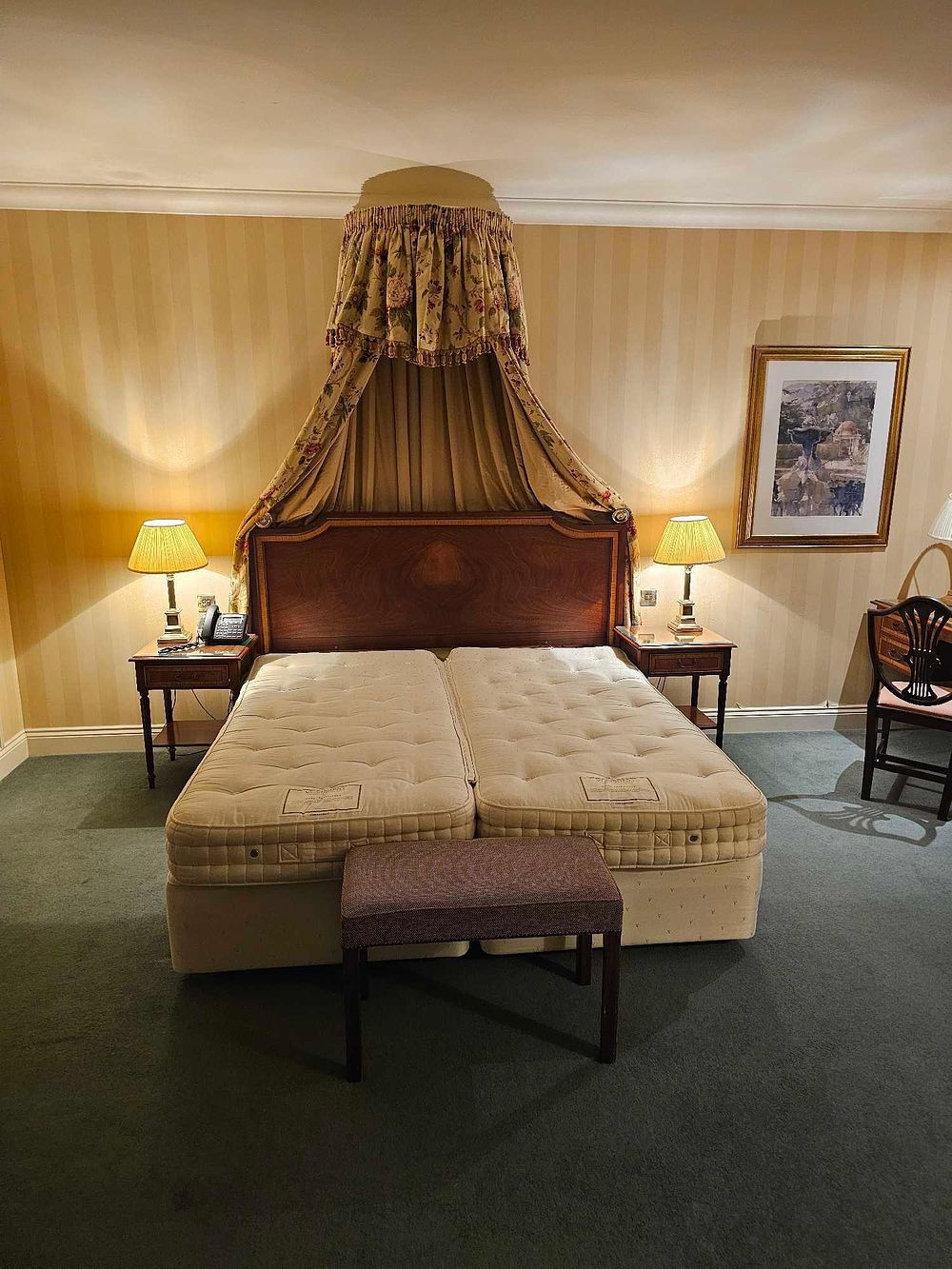 Lot 573: * Room 131 Contents of hotel bedroom freestanding furniture as photographed briefly comprising