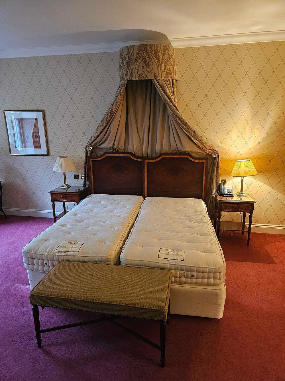Lot 575: * Room 142 Contents of hotel bedroom freestanding furniture as photographed briefly comprising